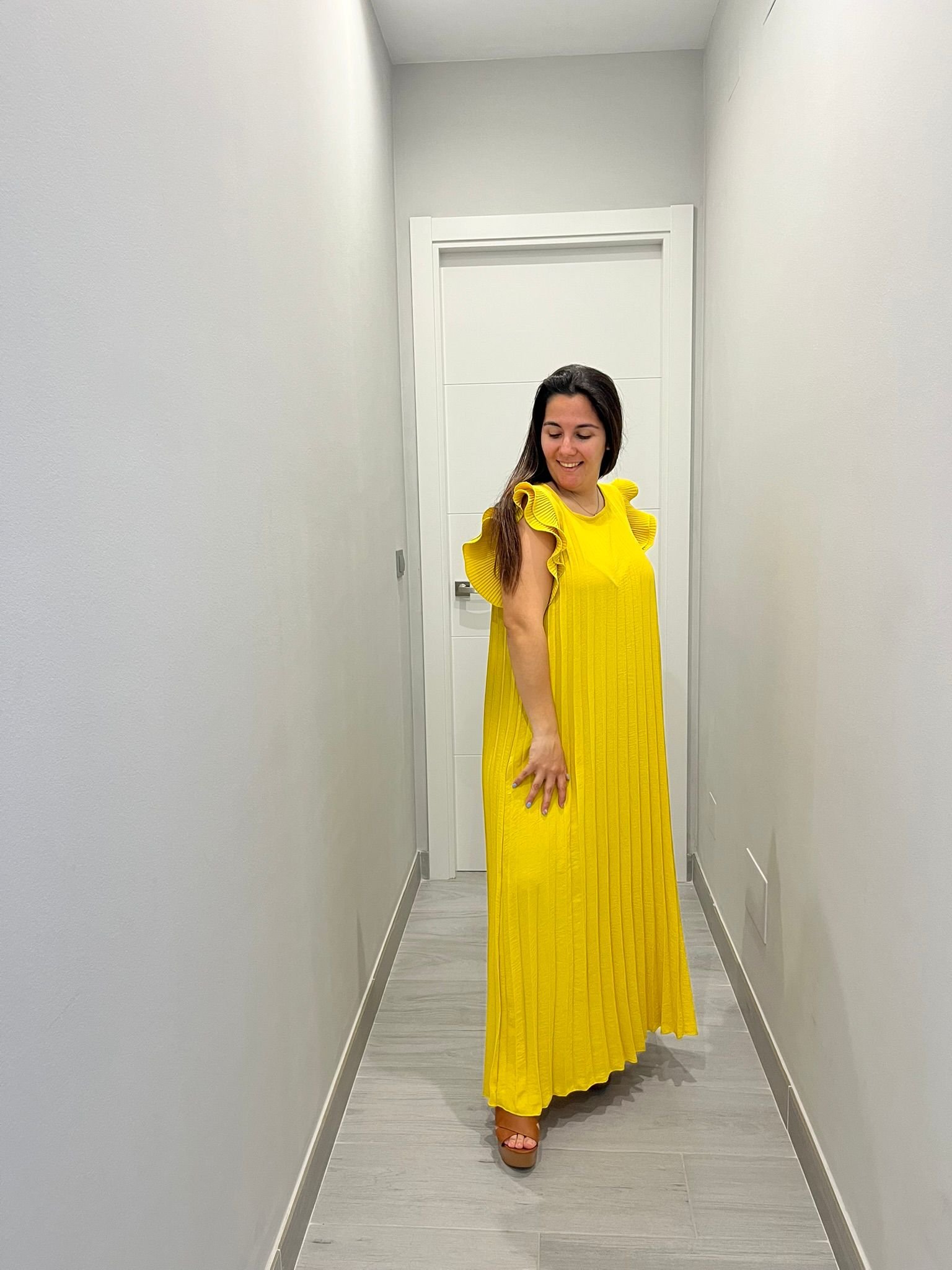 Vestido volantes amarillo